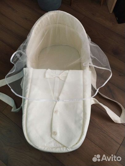 Переноска на выписку+ вещи в подарок