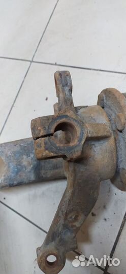 Кулак поворотный передний левый для Ford Mondeo 3