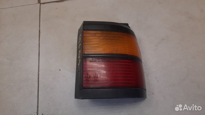 Фонарь наружный правый Volkswagen Passat