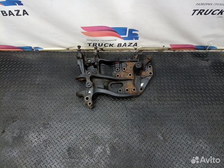 Кронштейн переднего бампера левый Scania 5-series