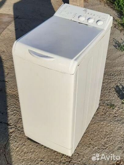 Стиральная машина Indesit с вертикальной загрузкой