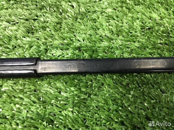 Поводок стеклоочистителя к-кт передний Volkswagen