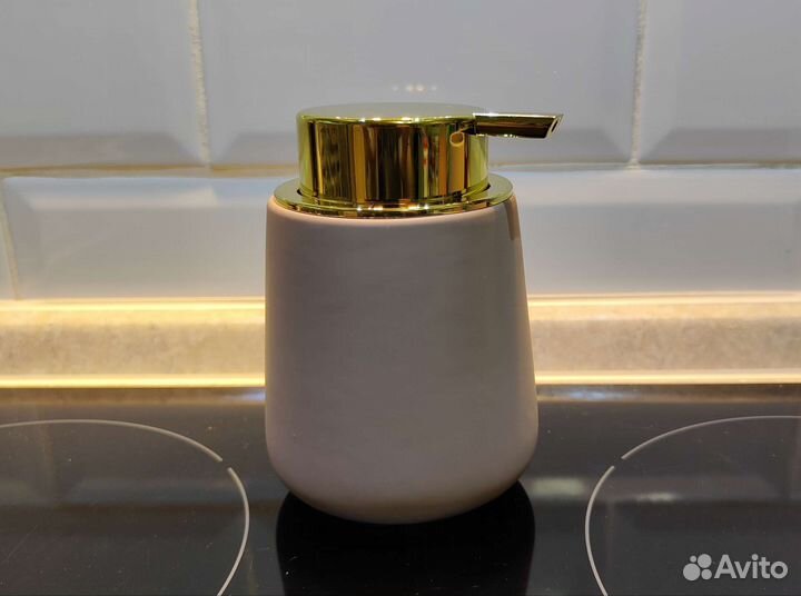 Дозатор для жидкого мыла