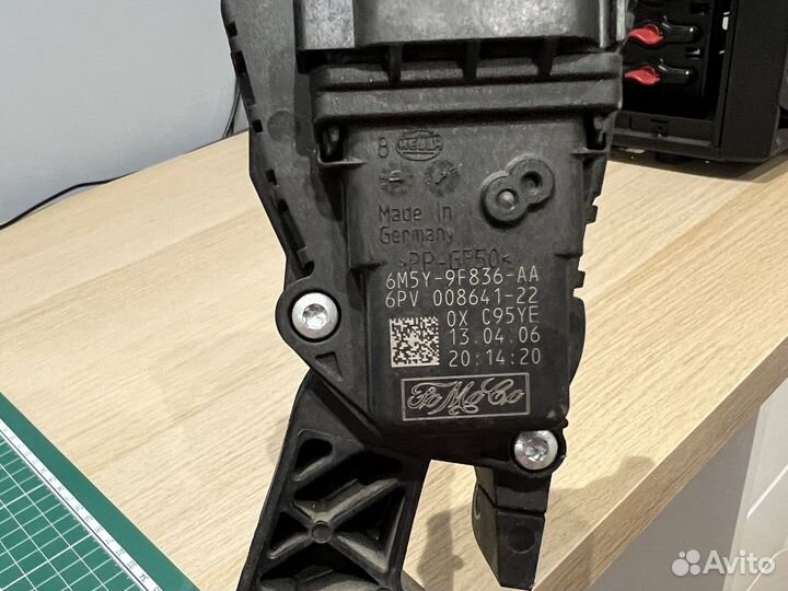 Педаль газа Ford Focus ST 2