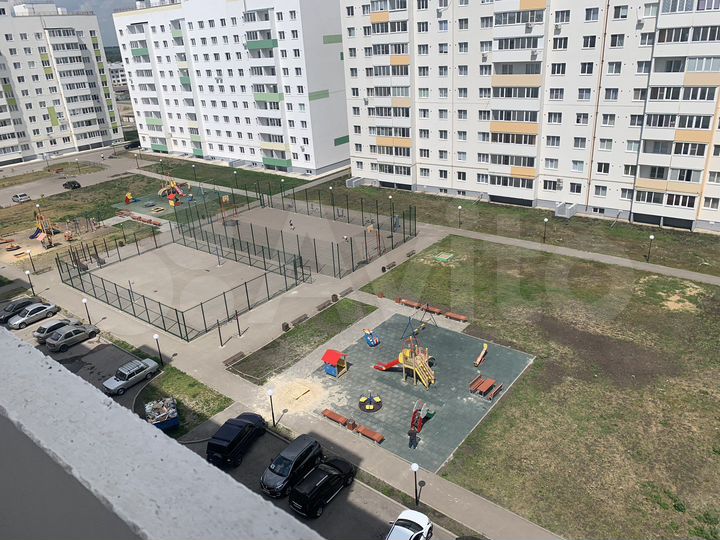 2-к. квартира, 48 м², 8/10 эт.