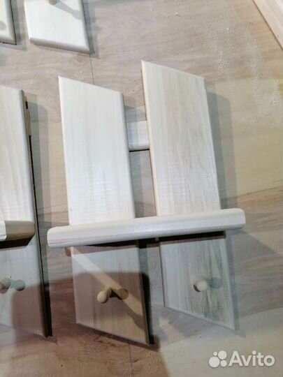 Вешалка с полкой