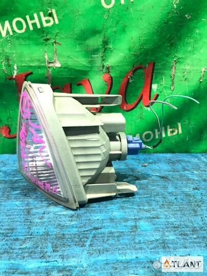 Повторитель передний левый toyota aqua