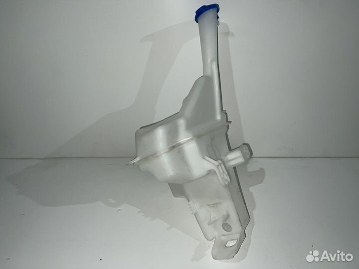 Бачок стелоомывателя Kia Rio 3, Hyundai Solaris 1