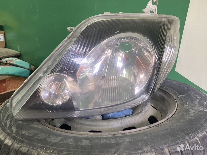 Фара Королла 120