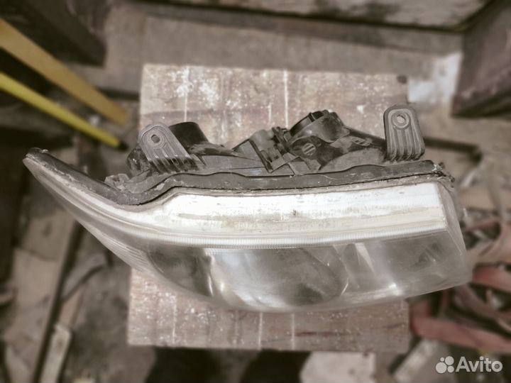 Фары на nissan almera классик