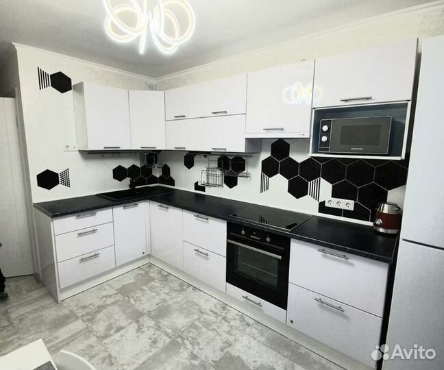 Кухонные гарнитуры угловые в наличии