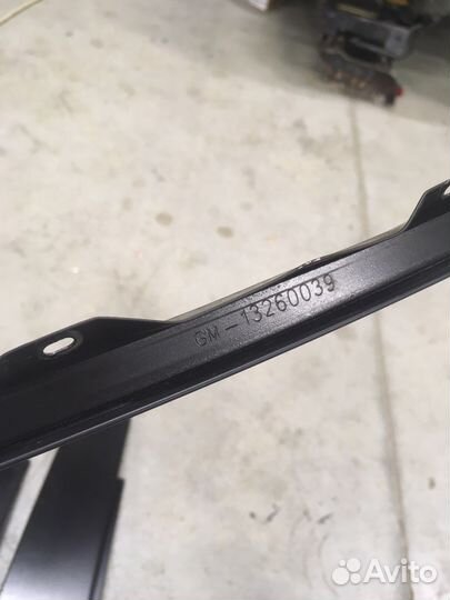 Накладка передней левой двери opel astra J