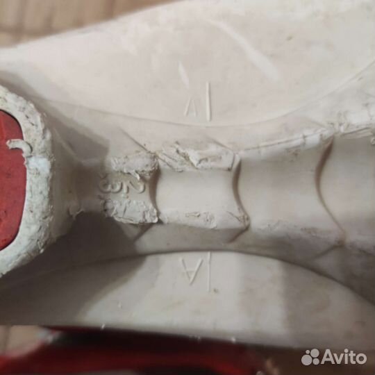 Горнолыжные ботинки atomic 22,5-23