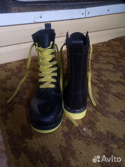 Резиновые ботинки