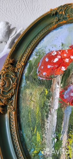 Мухоморы маленькая картина маслом в гипсовой рамке