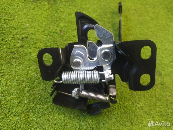 Замок капота Honda Vezel