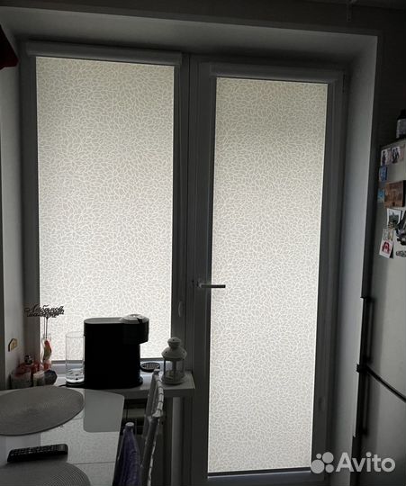 Жалюзи и рулонные шторы на окна