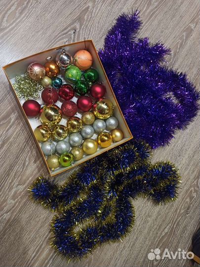 Новогодние игрушки на елку