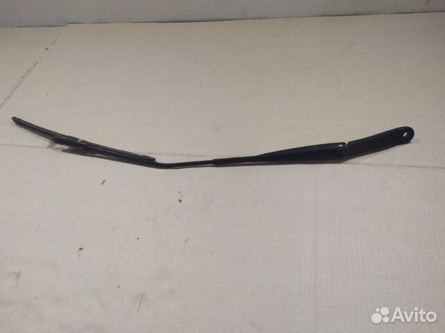 Поводок стеклоочистителя правый Renault Fluence