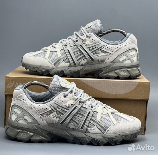 Новинка Asics Sonoma