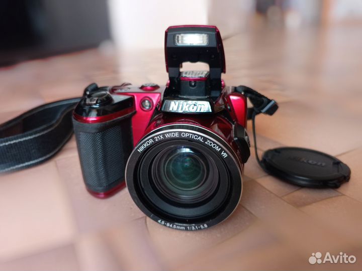 Цифровая камера Nikon L120