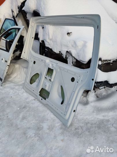 Крышка багажника Volkswagen Transporter T5