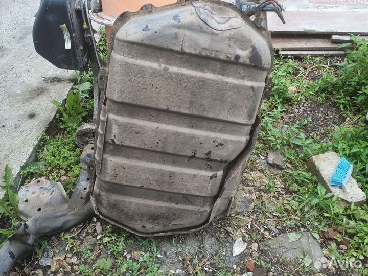 Бак mitsubishi mirage