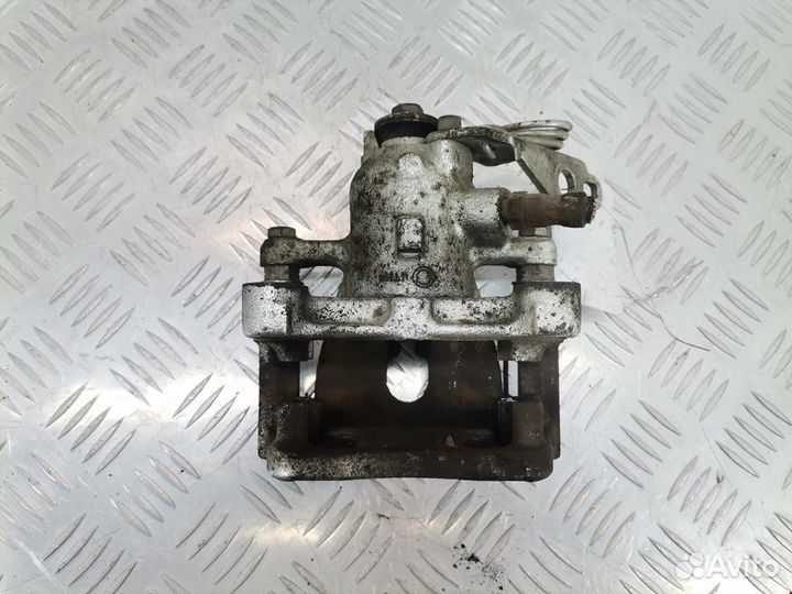 Суппорт задний левый Ford Kuga 2011 1738988