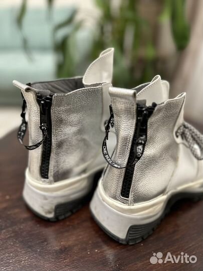 Кросовки женские