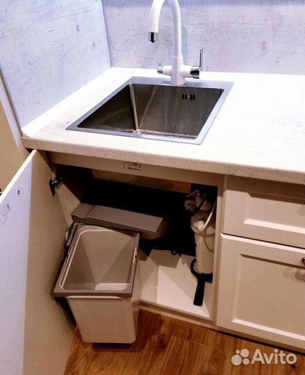 Кухня в потолок на заказ