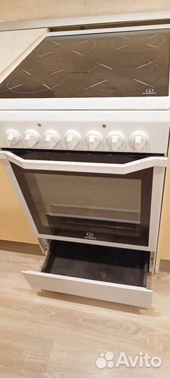 Продается электрическая плита indesit
