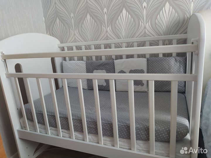 Детская кроватка