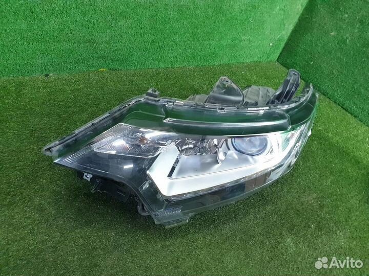 Фара левая Mitsubishi Outlander