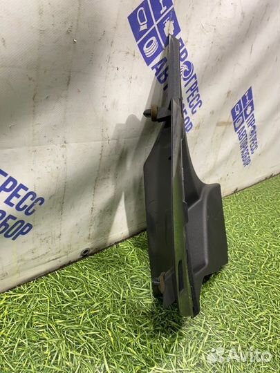 Обшивка стойки задняя левая Volvo S40 седан 2.4