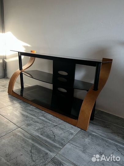 Стеклянная тумба под тв стиль Лофт