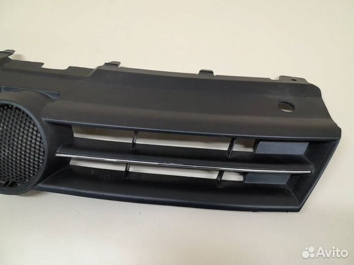 Рамка решетки радиатора Volkswagen Polo HB 2009