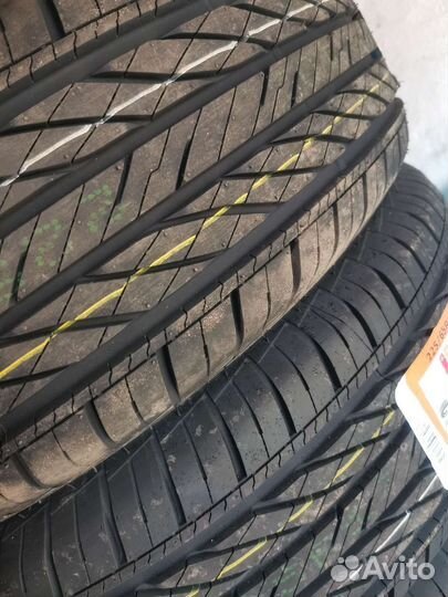 Tracmax X-Privilo AT01 235/65 R17