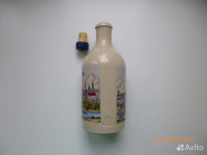 Керамические бутылки от Грузинского вина и др