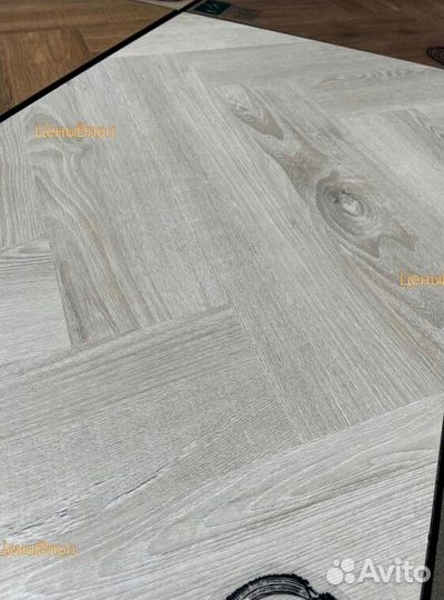 Виниловый ламинат елочкой