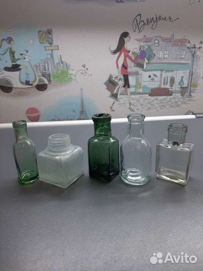 Старинные бутылки и флакончики