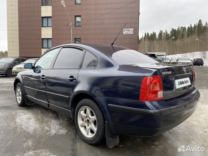 Volkswagen Passat 1.6 МТ, 1998, 258 000 км