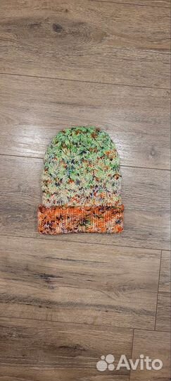 Шапка ручной работы из пряжи ручного крашения