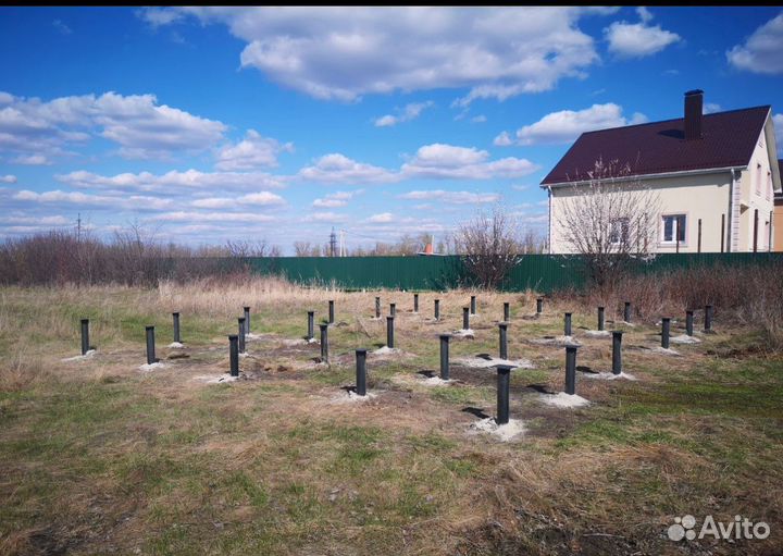 Установка винтовых свай для фундамента