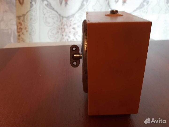 Часы будильник механические СССР