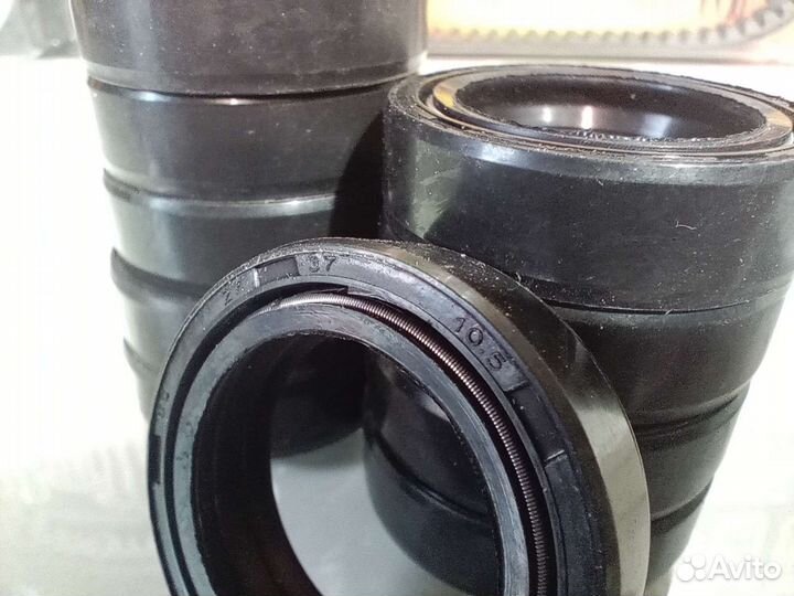 Сальники 27х37х10.5