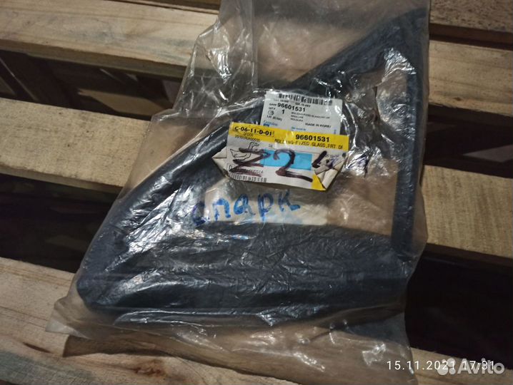 Уплотнитель форточки передней двери Спарк М200