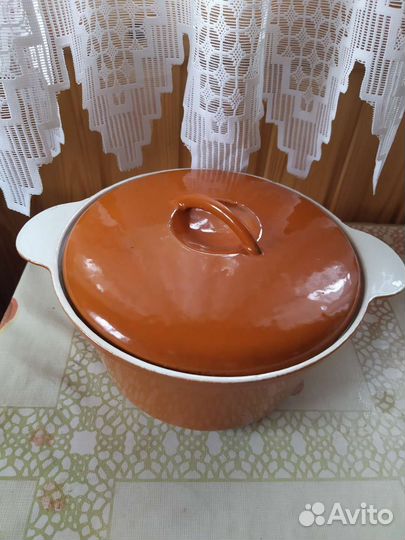 Кастрюля чугунная эмалированная СССР
