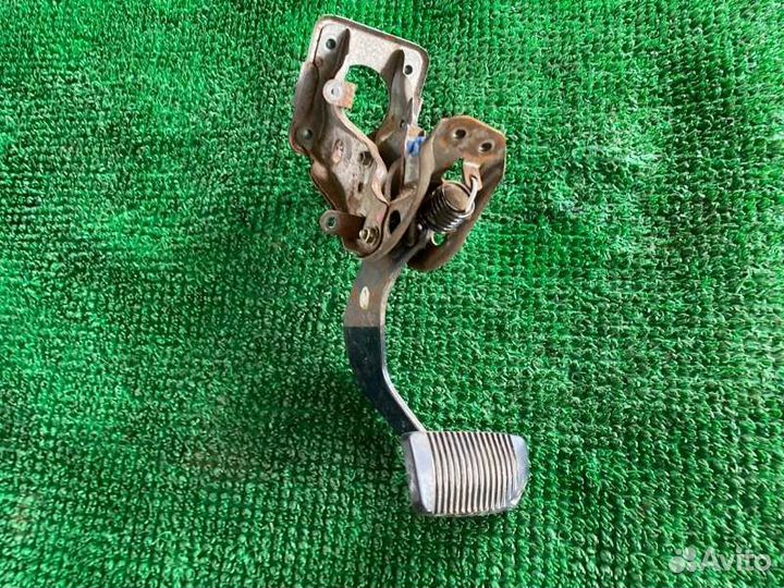 Педаль тормоза Toyota Land cruiser, Lx470