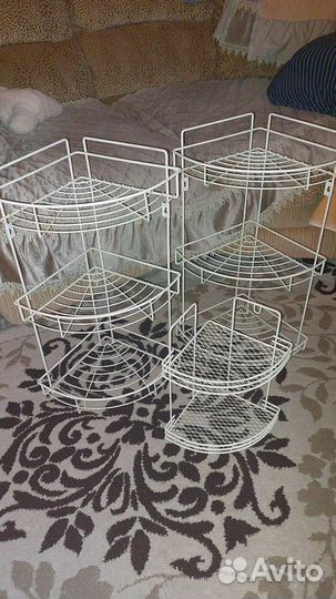 Угловые полки в ванную