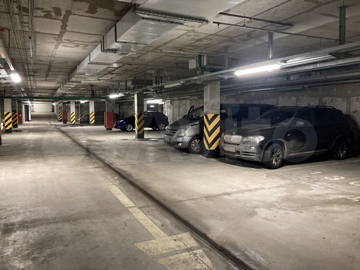 Машиноместо, 13 м²